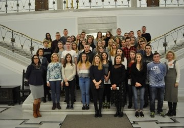 Zobaczysz, jak przywita pięknie nas warszawski świt…